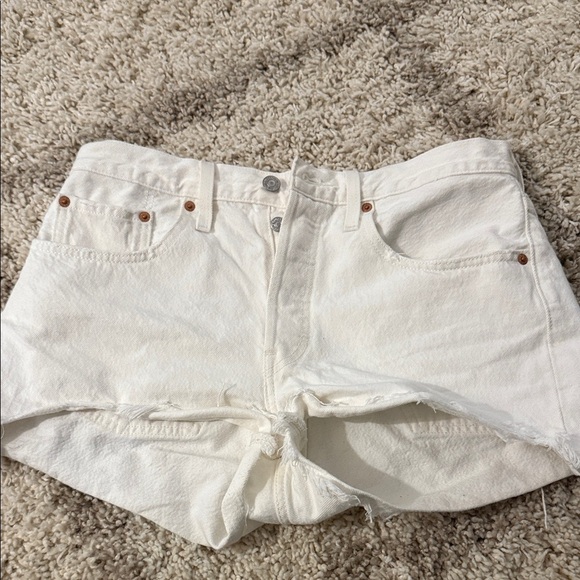 Women's Levi’s White 501 Denim Cut Off Shorts - Picture 1 of 3